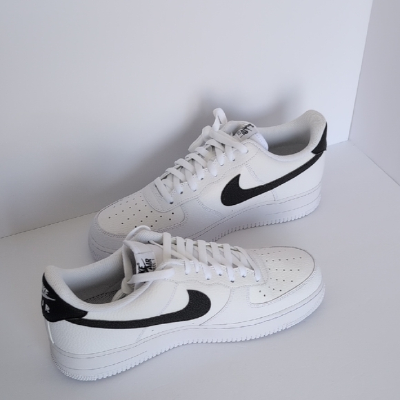 Air Force 1 Nike White & Black US 13M - Picture 9 of 10